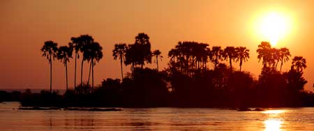 Vyjeli jsme si po Zambezi a počkali na fascinujici západ slunce
